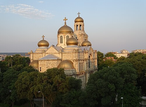 Катедрален храм „Успение Богородично“ – Варна